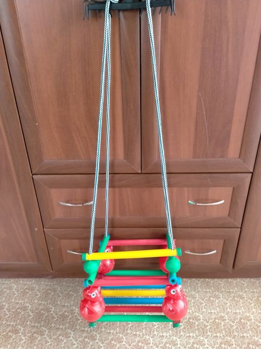 Продам качелю детскую до 3х лет.
