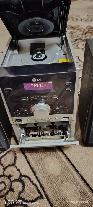 Музыкальный центр LG