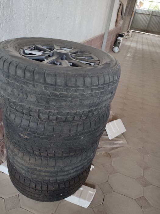 Продам диски с резиной от Лексуса 470