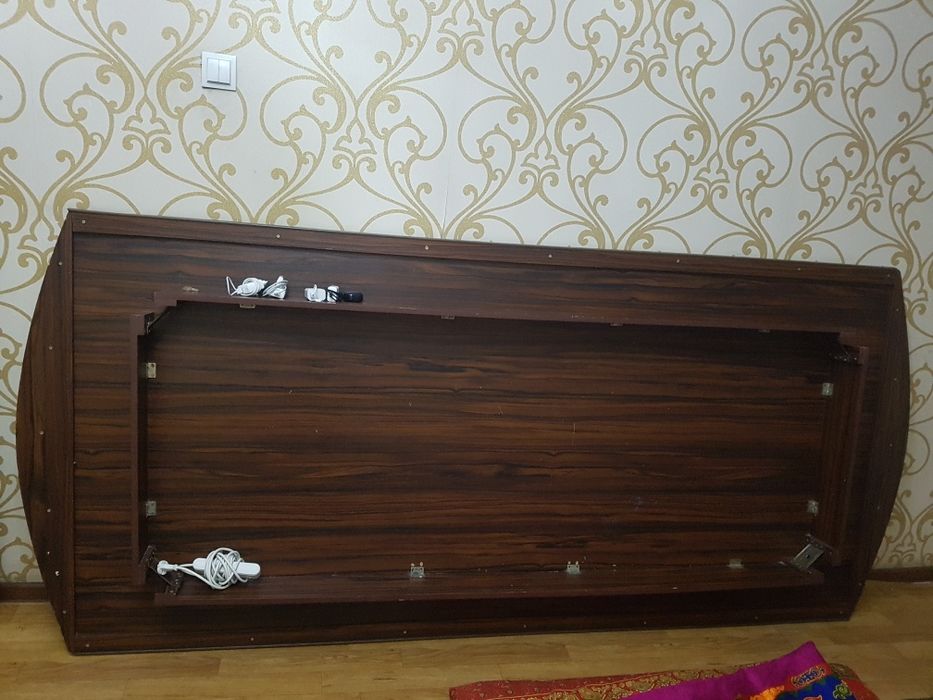 Срочно продам стол