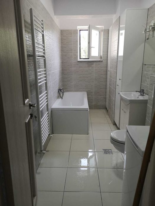 Vând apartament 2 camere în bloc nou.