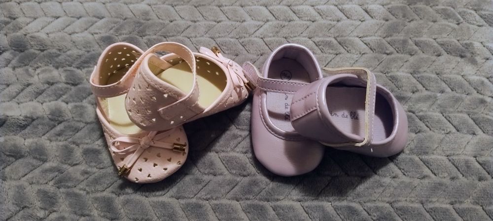 Pantofi fetite- 15/16 ,     10 lei perechea