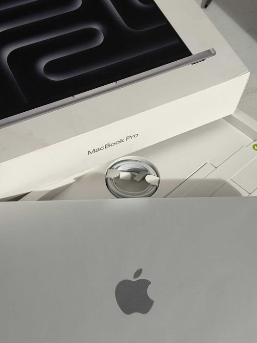 MacBook Pro 14'' M4 Pro / 24 GB RAM / 512 GB SSD, nou - Cluj