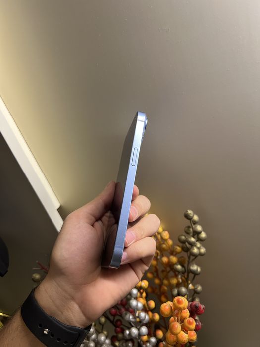 Продам IPhone 14 128gb