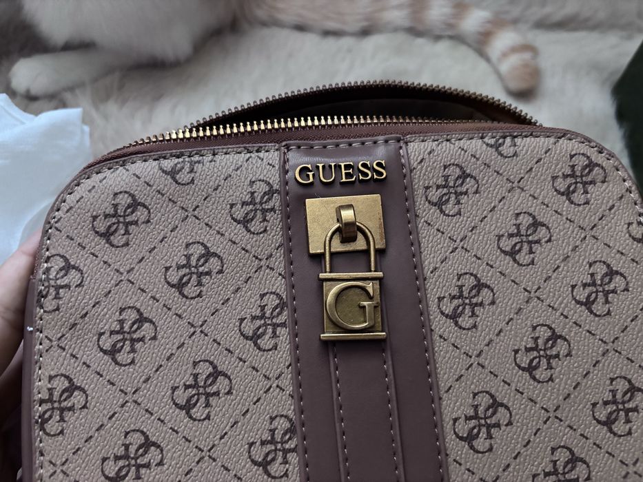 Set GUESS geantă + husă + curea