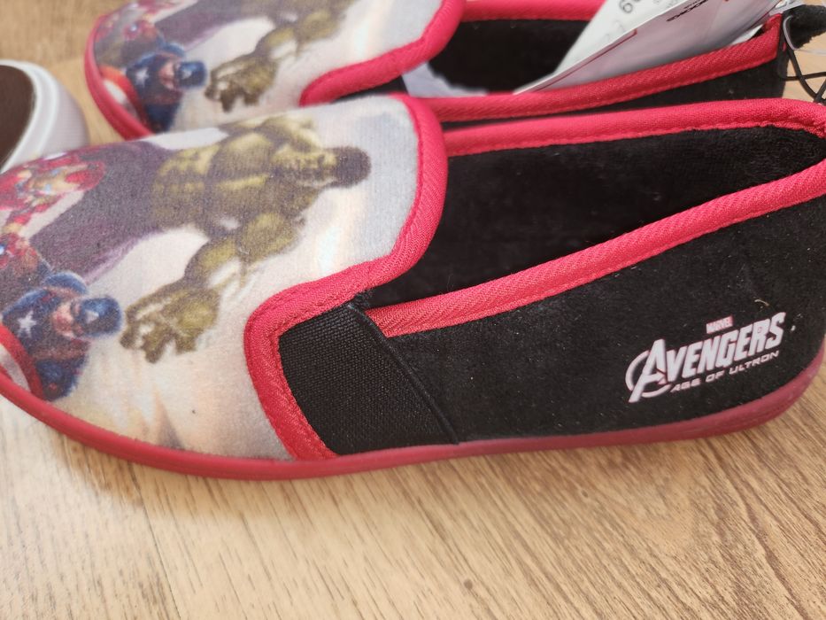 Нови кецове h&m, пантофи с хълк, стоножки adidas и маратонки nike