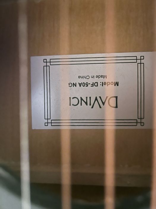 Продаю яркую Гитару