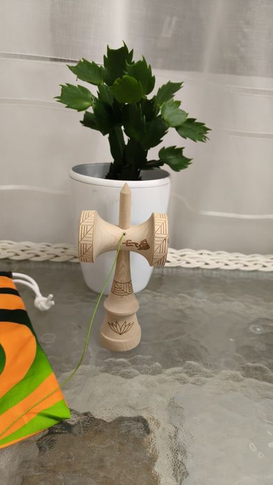 ET PRO MOD Lotus kendama