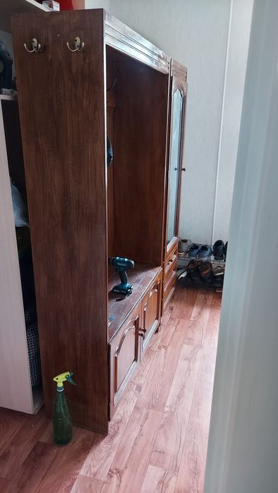 Продам шкаф вешалка в прихожую