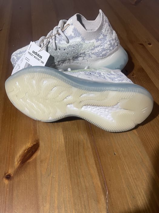 Vand Yeezy Boost 380