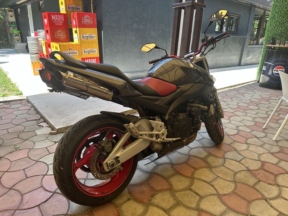 Suzuki GSR 600 Yoshimura