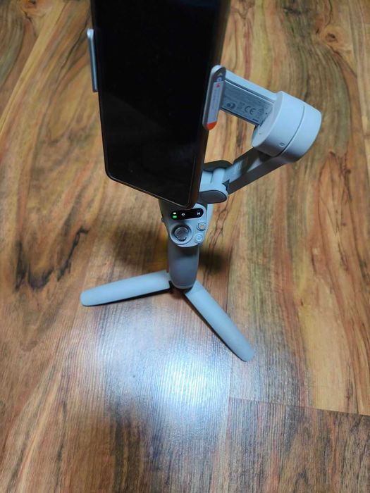 DJI Osmo Mobile SE (Бял) – Професионален Гимбал за Смартфон / НОВ