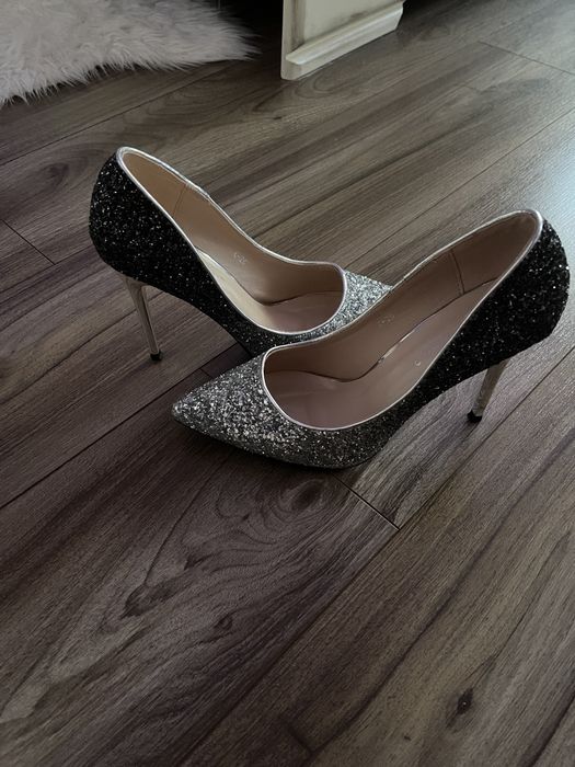 Pantofi stileto eleganti
