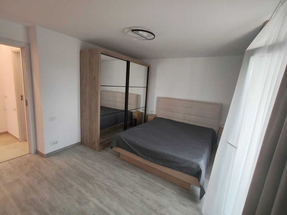 Închiriez Apartament cu 3 camere