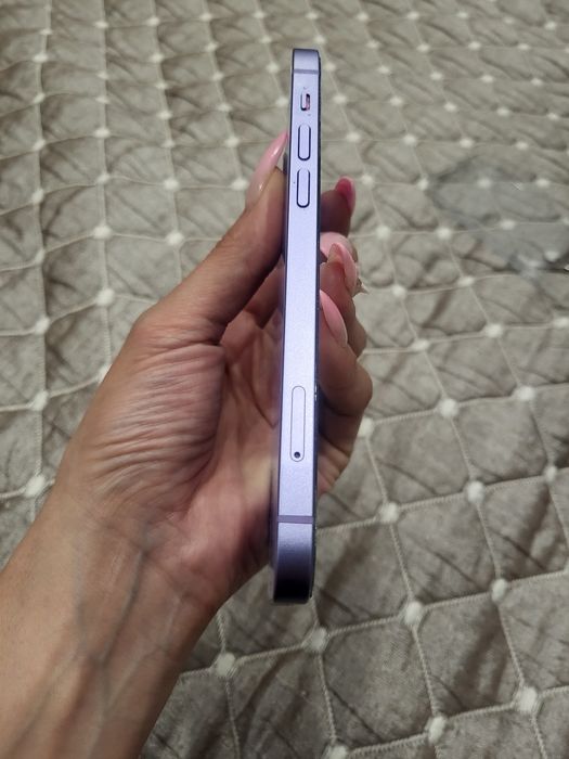 IPhone 12 с коробкой