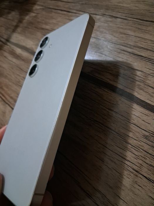 Samsung S24 Holati: Ideal. Oldindan 2mln berib 7 oy kredit 920 ming