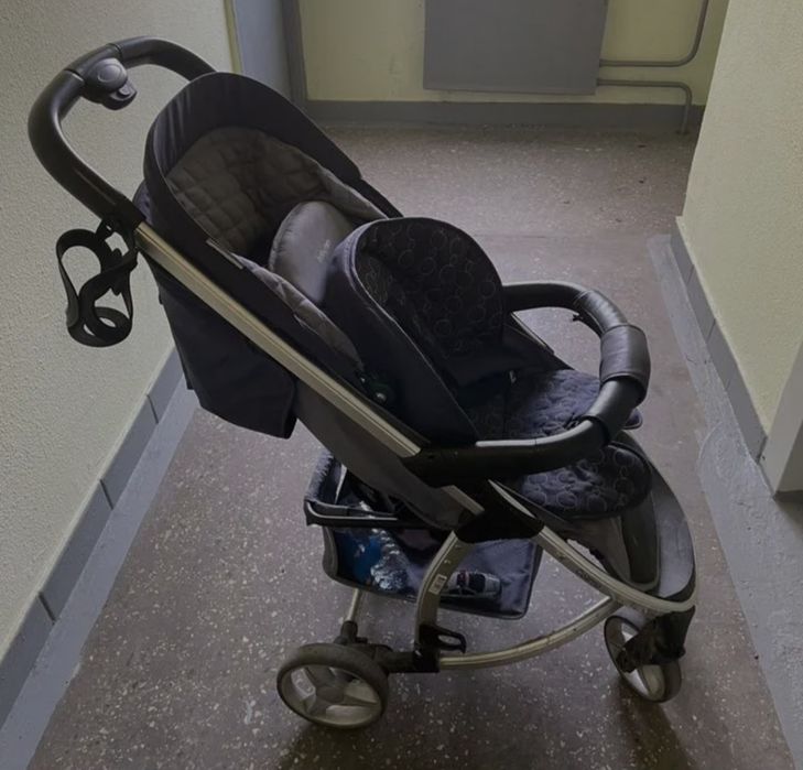 Отдам прогулочную коляску