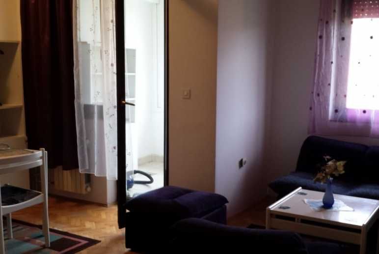 Дава се под наем Тристаен апартамент в Пловдив, Каменица 2 - 90 кв.м за 341.7 € - Снимка #2