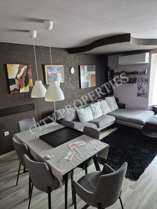 Сити пропъртис предлага на вашето внимание тристаен апартамент