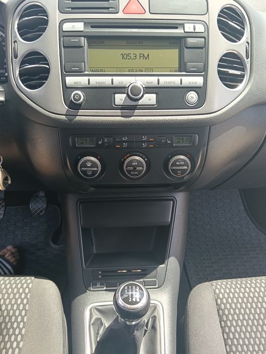 Vând Volskwagen Tiguan 1,4 benzină, gri, 2008, preț 5300 EUR NEGOCIABIL  Tel 0734194375