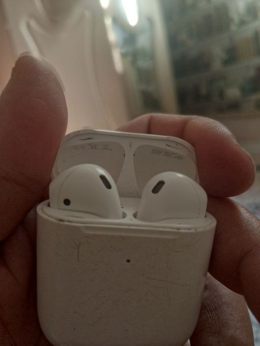 Продам AirPods 2 оригинал
