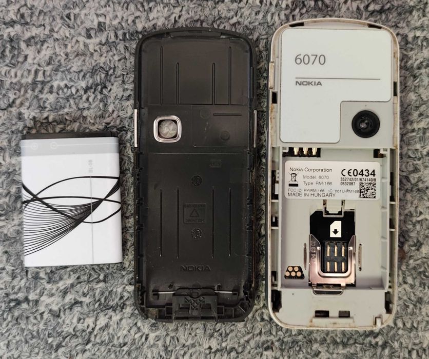 două telefoane Nokia 6070, Nokia 200