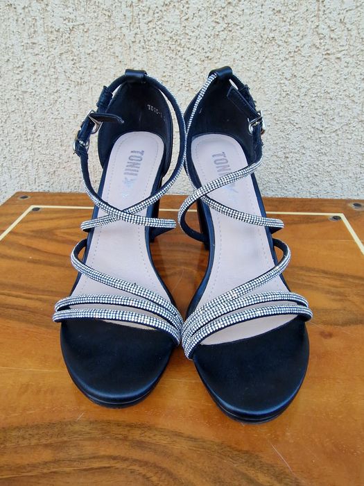 Pantofi eleganți cu toc