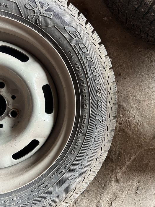 Продаеться резина 175/70 R13  4/98 Зима