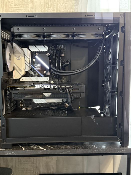 Ryzen 7 5800X  / ROG STRIX B550-A GAMING 16GB Ram