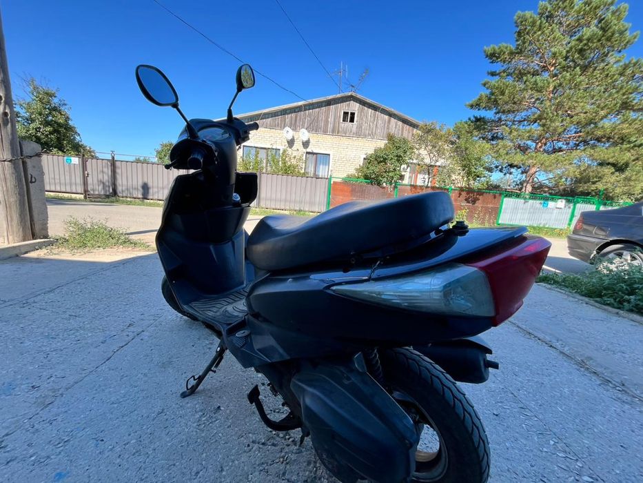 Продам скутер Liya m8