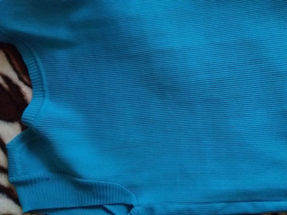 Женская безрукавка не дорого ,красивая 44-46 размера