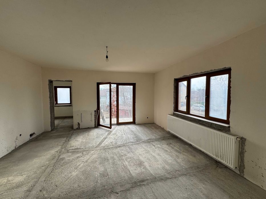 Casă spațioasă 206 mp + teren 1700 mp, zonă centrală Făgăraș