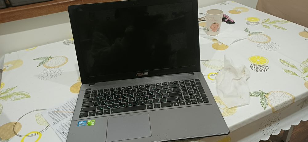 Лаптоп ASUS X 550 V