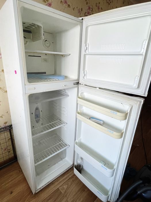 Продам холодильник