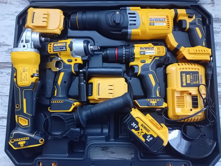 Инструменти Девалт 4 в  Едно