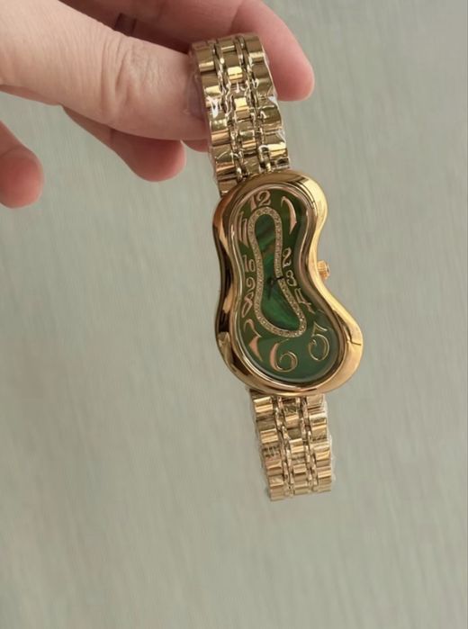 Ceas Elegant de Dama Auriu si Verde,Melting Watch Salvadore Dali Style
