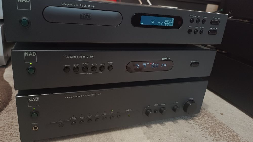 Muzică la NAD top audio