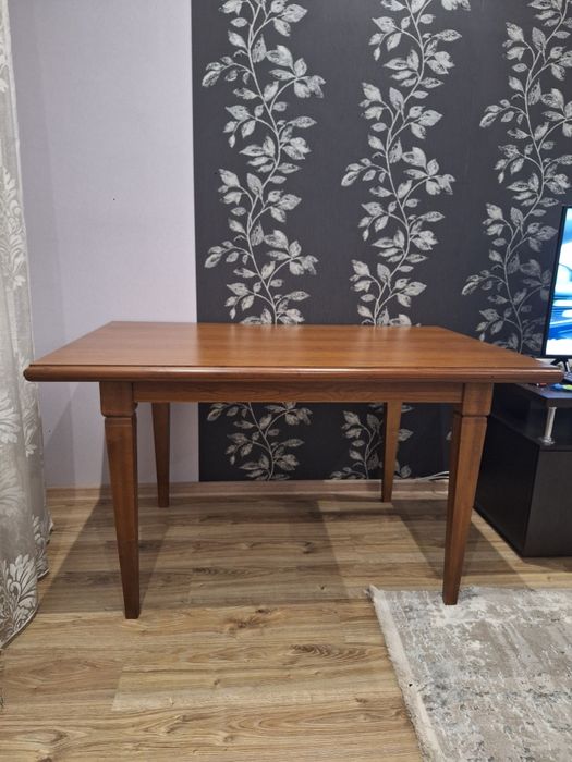 Продам стол в хорошем состоянии