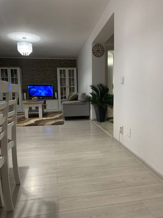 Casă de închiriat