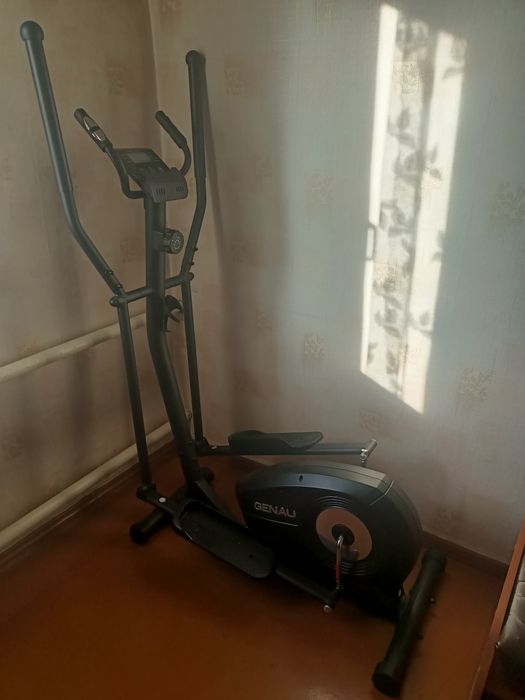 Продам эллипс Genau