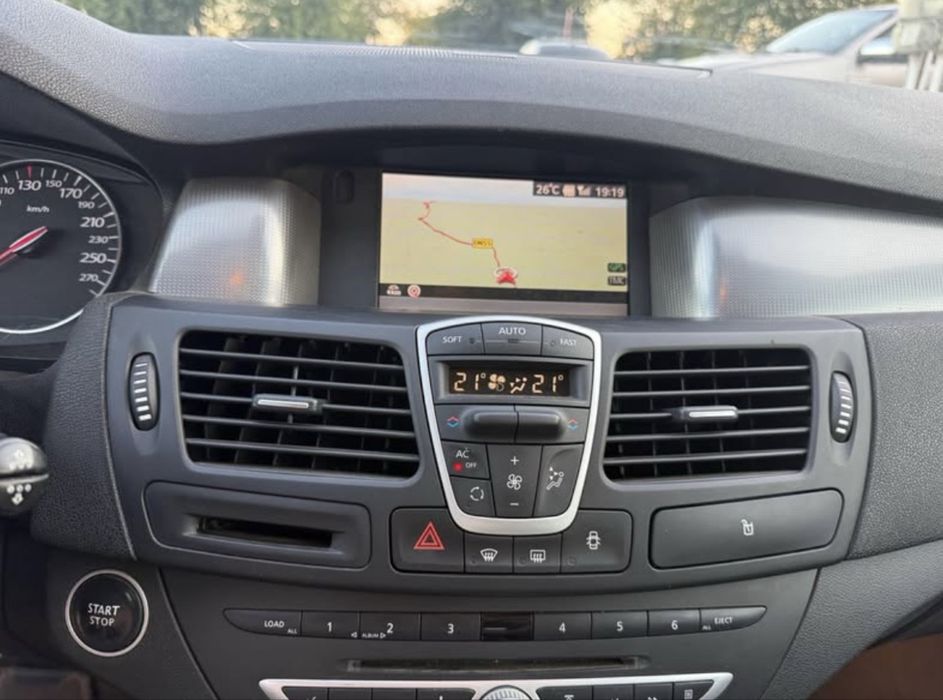 Renault Laguna 3 Facelift | 2012 | 2.0 dCi | 4Control (Direcție Integrală) | Manuală 6+1 | Euro 5