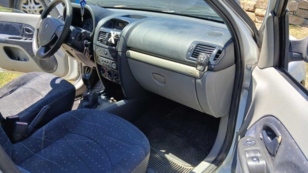 Продавам Рено клио 2002 г.