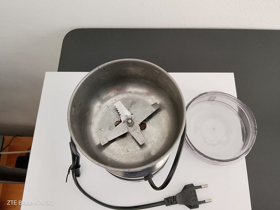 Продавам кафемелачка