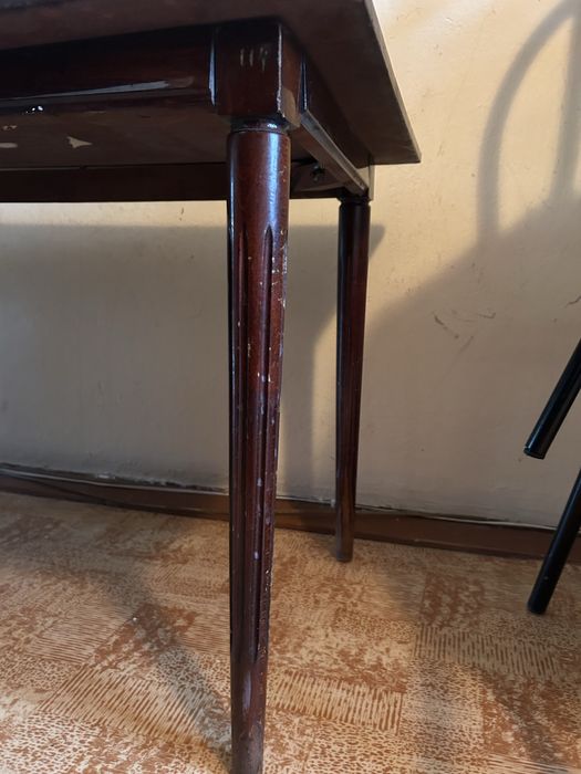 Стол б/у полированный