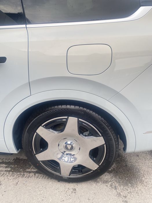 Deepal S09 4x4  Full nalichi