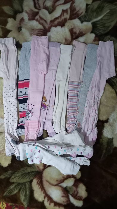 Продаются детские вещи.