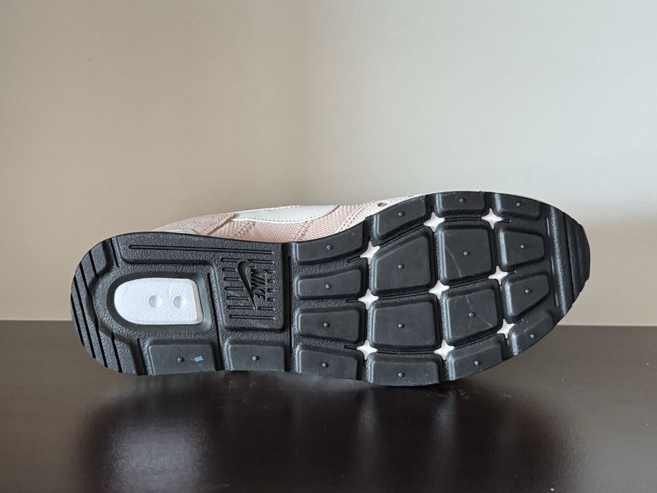 NIKE W VENTURE RUNNER 40.5номер 26см Стелка Нови с Кутия