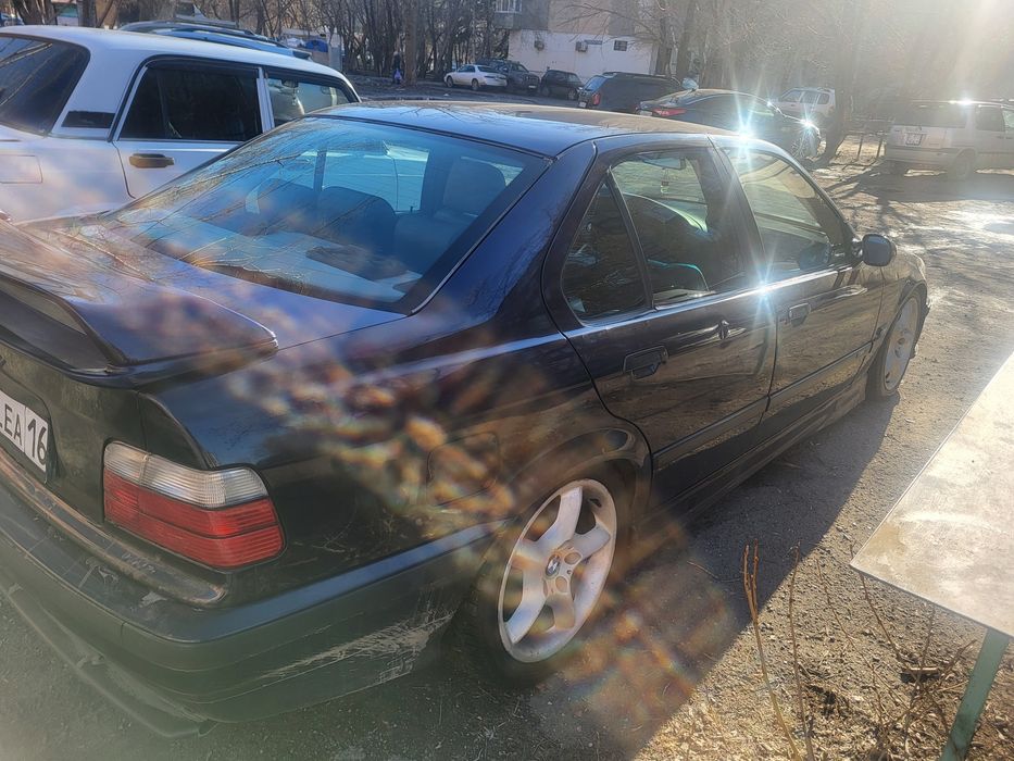 Бмв е36 седан в хорошем состоянии