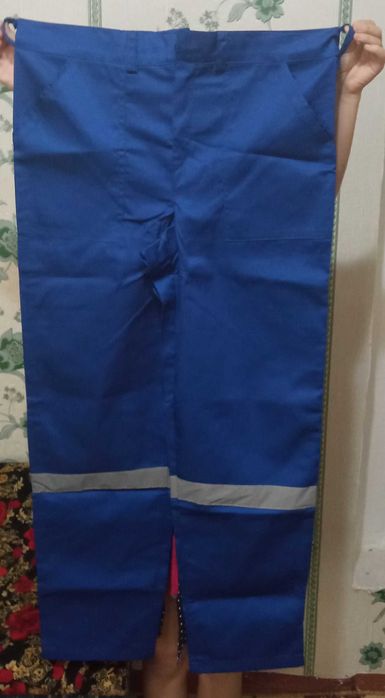 Спец одежда только брюки.