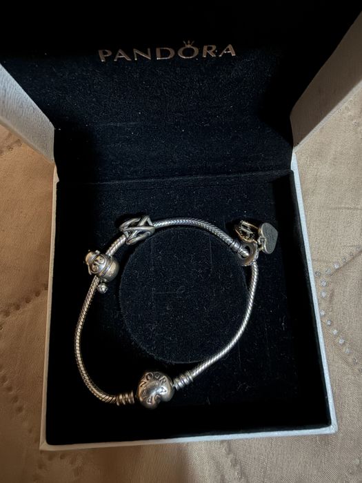 Гривна Pandora с талисмани